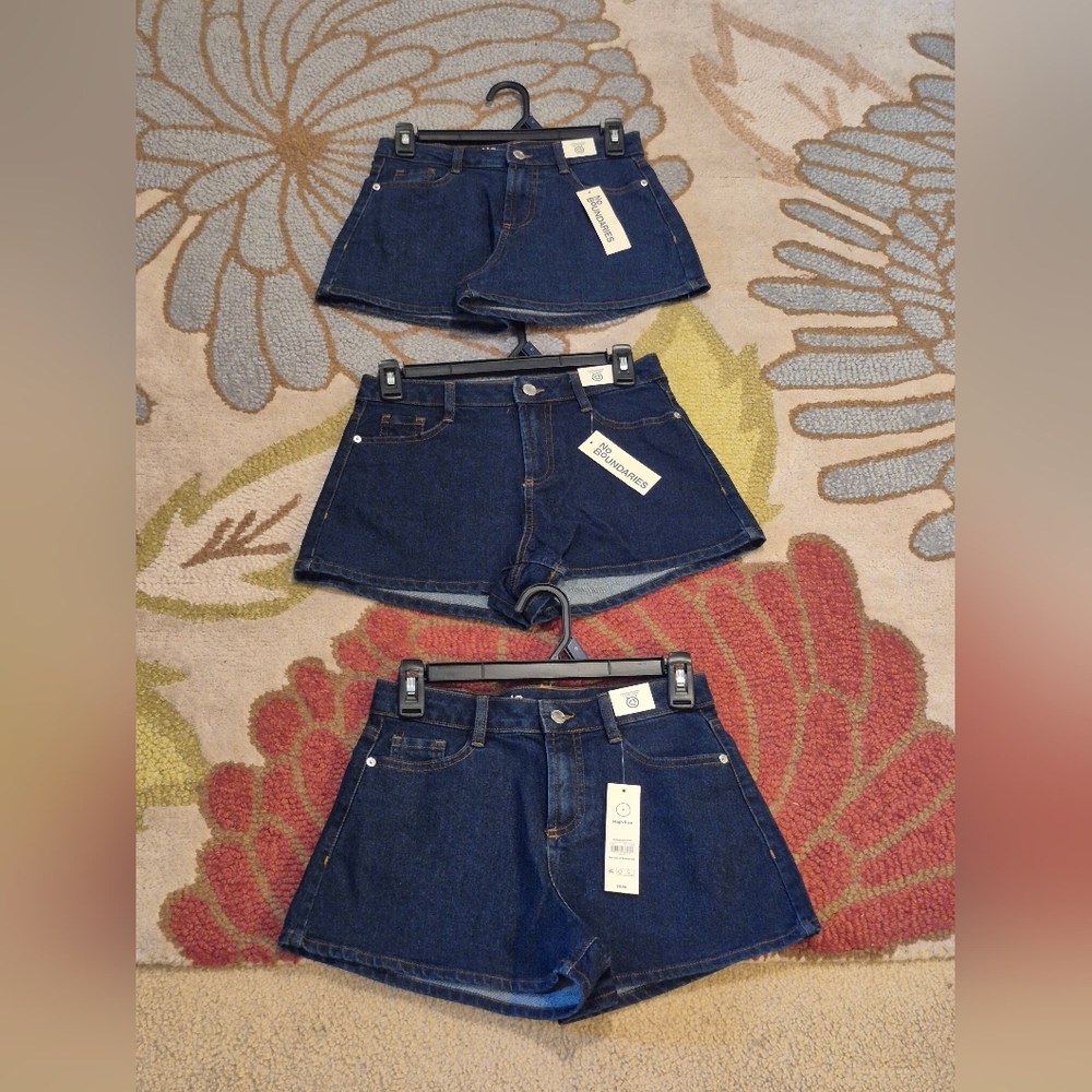 NWT Lot Of 3 No Boundaries Women's Dark Denim High Rise Mom Shorts, Asst Sizes